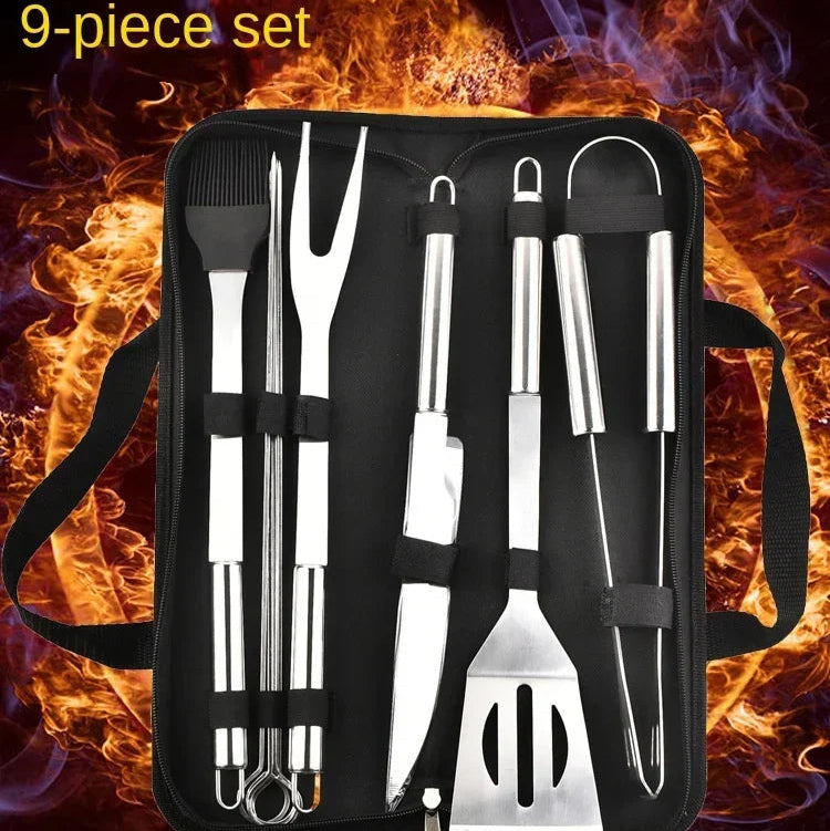 Grillbesteck Set - Komplettes Grillwerkzeug mit Spatel, Zange, Spieß und Aufbewahrungstasche