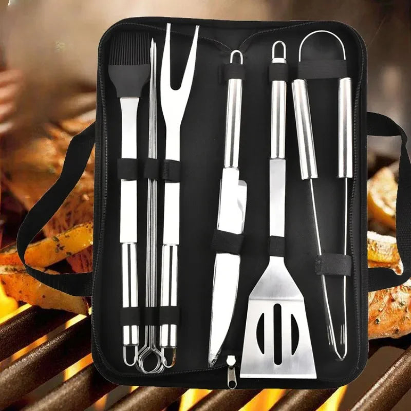 Grillbesteck Set - Komplettes Grillwerkzeug mit Spatel, Zange, Spieß und Aufbewahrungstasche